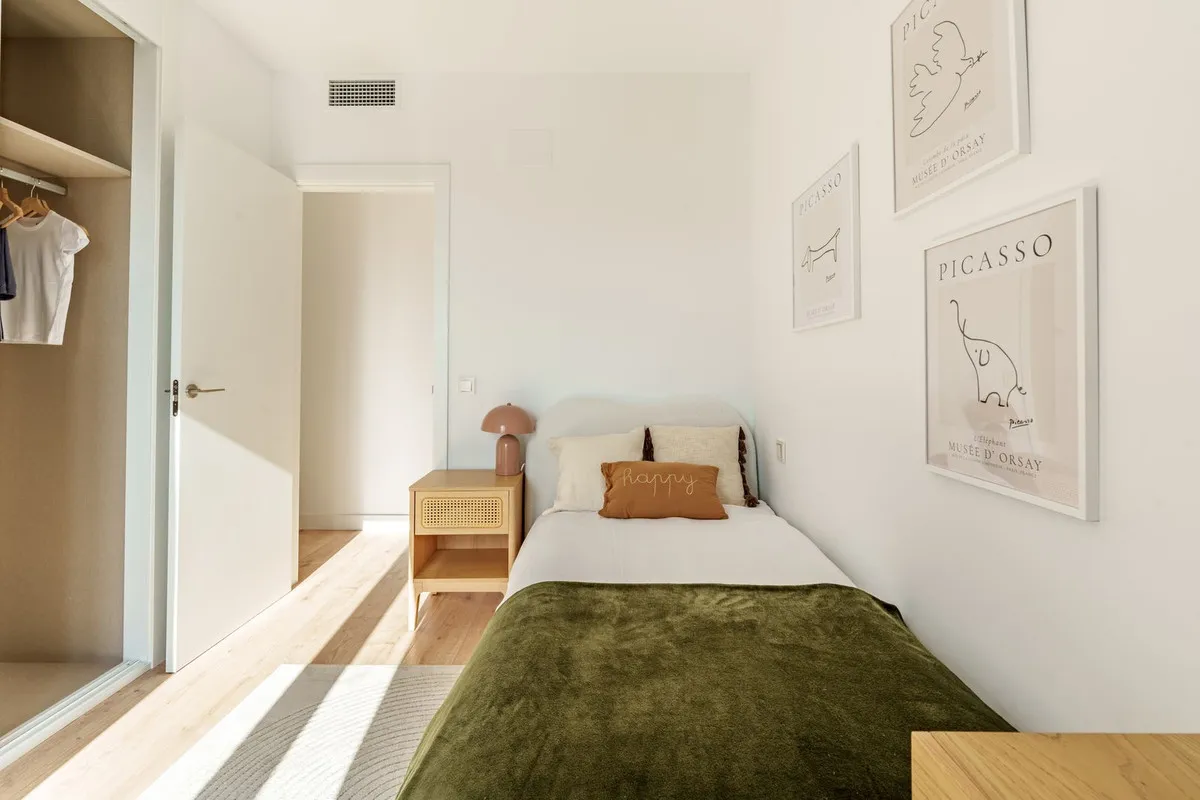 e0614dcc-2dcd-4c4f-b93b-2683c491a1a2