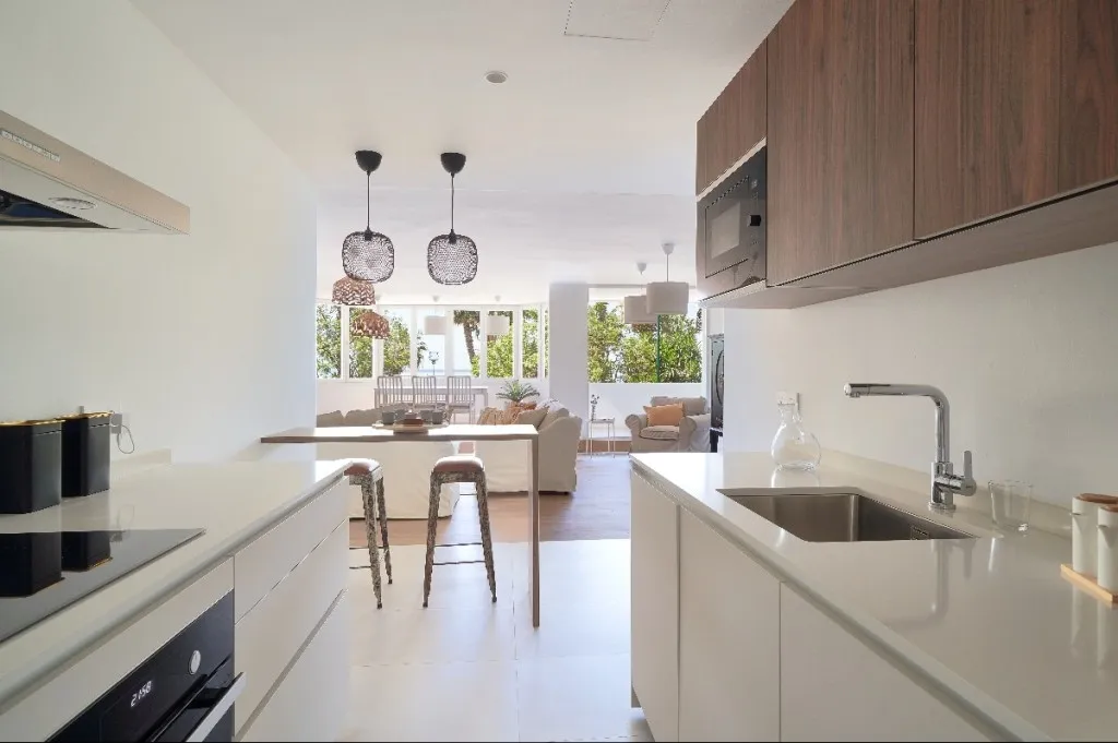 b84b3a4c-4af7-4f54-b9c3-b5f580d7c7c0