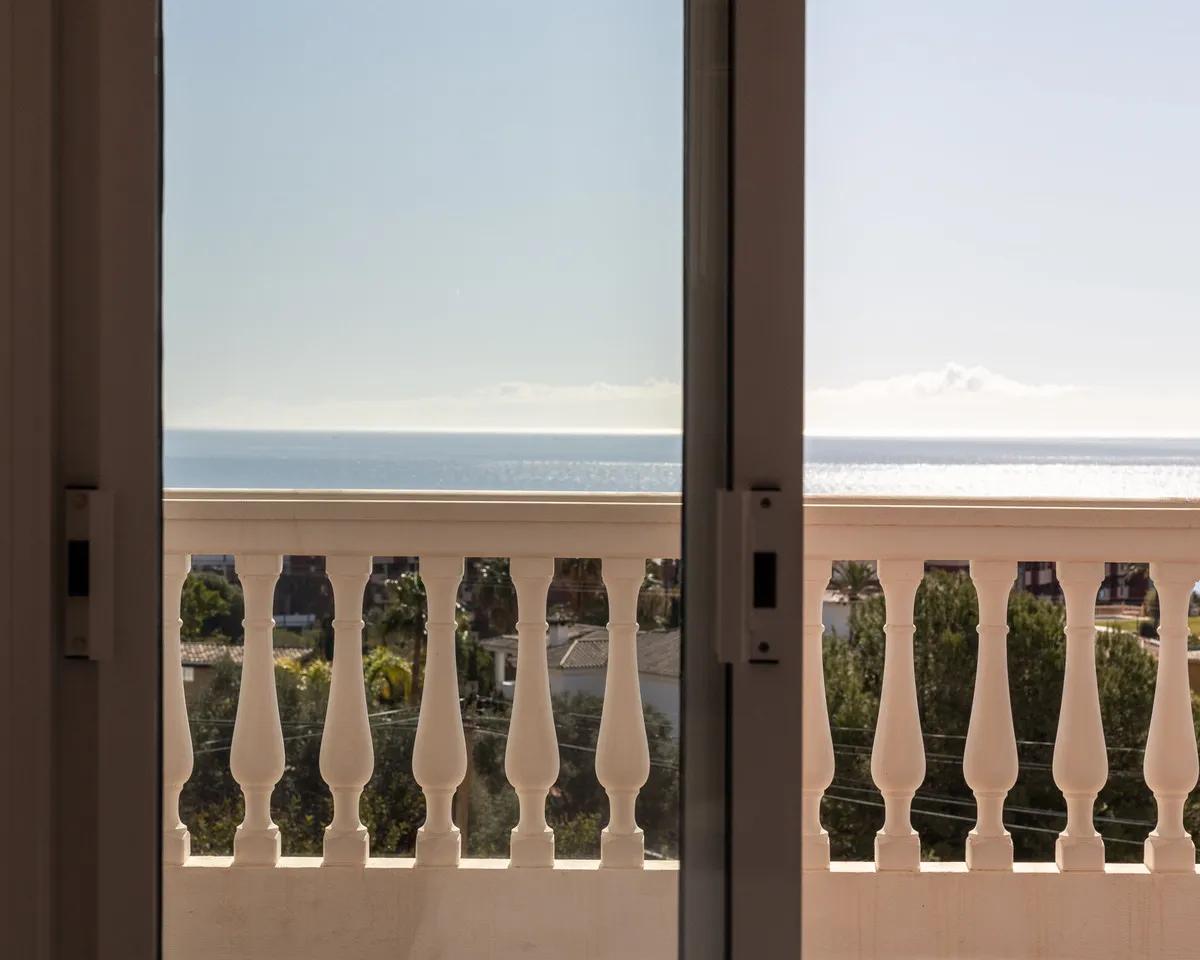 e6e1324b-76c9-4bf7-87b2-18c4152ee68f