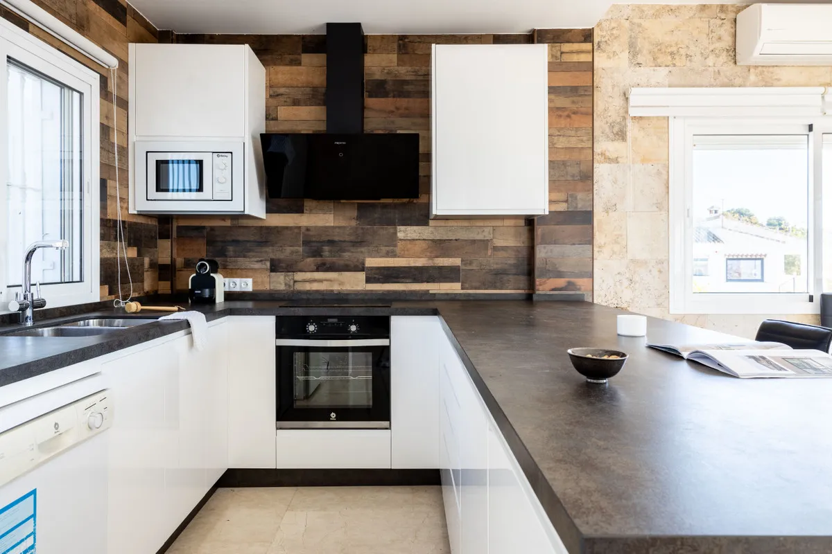 ed756654-c761-4c4c-af13-e6b173f4cd54