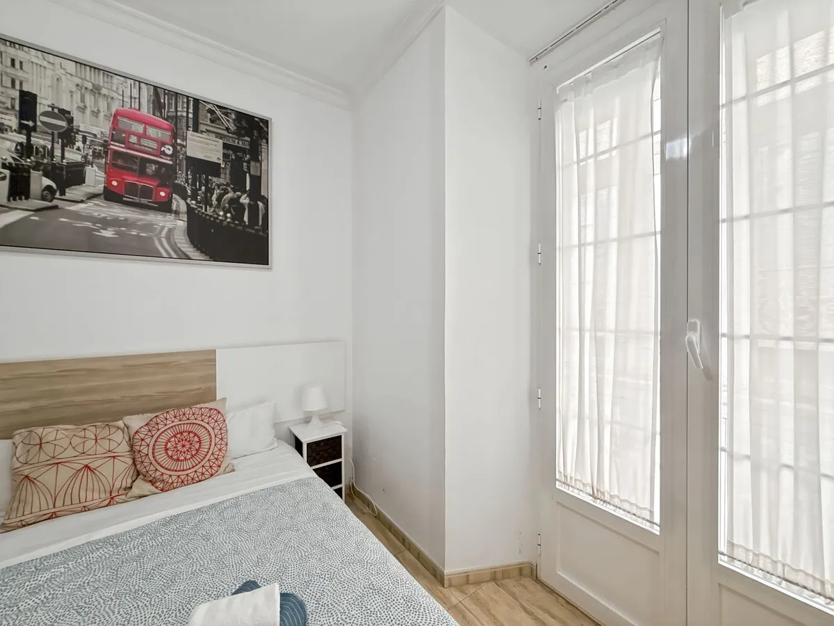 031e09e8-b5f5-4e7b-a1b5-9934b834dbe6