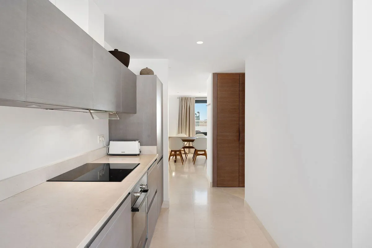 36846995-0c39-4c79-90f9-f2cc85f7caaf