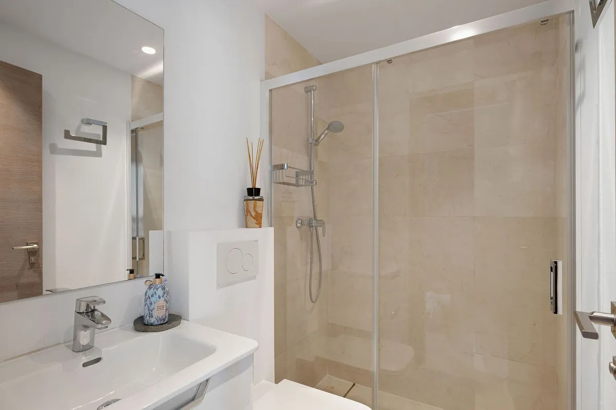 73dcfb8e-2f8e-40cc-8f27-6130560eeaa6