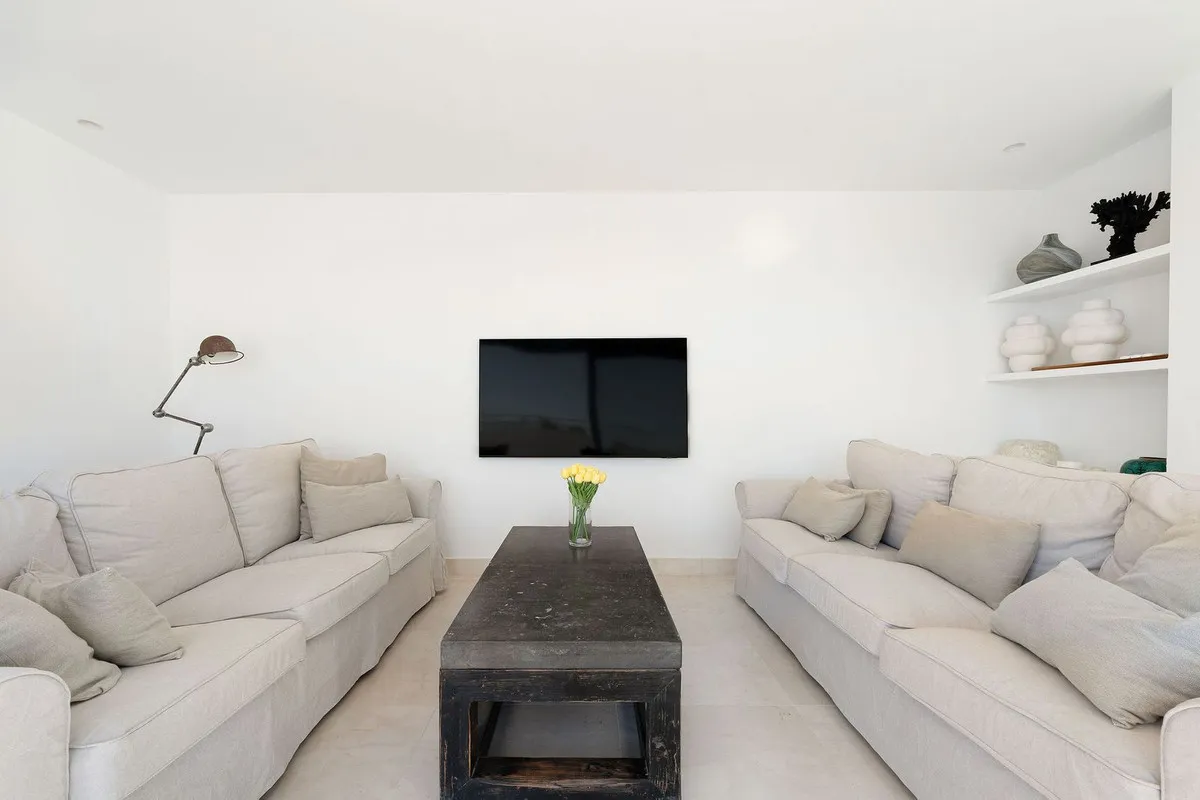 e434b2b3-8d3f-4235-94ef-252e31b05330