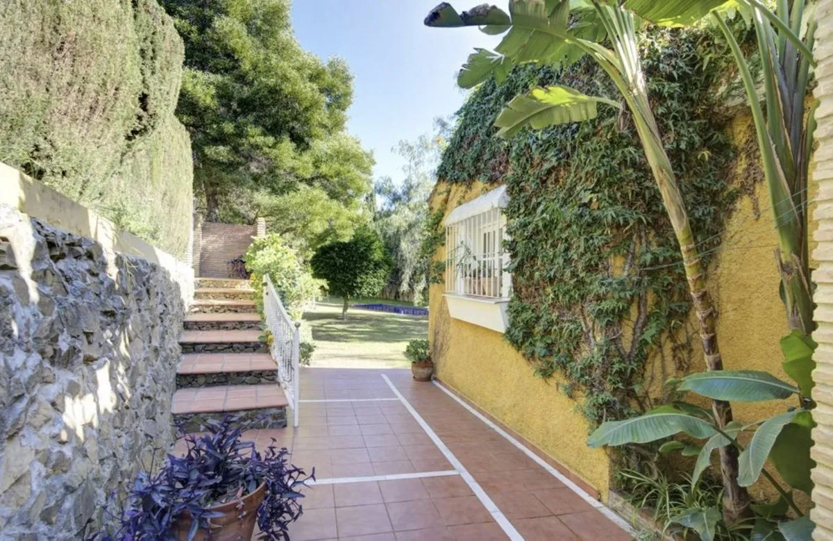 56f6b798-ecf7-4af6-a4d7-e3ecdfb97af5