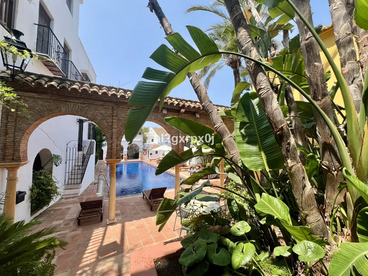 8bcc17f4-a8a8-44b2-916d-566b06252b47