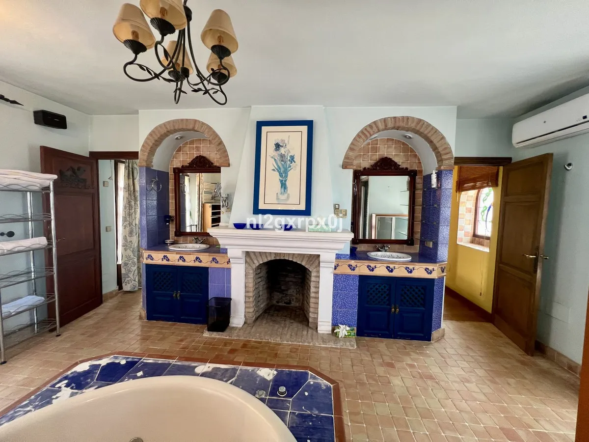 d04b20d6-b0b1-40cf-b1d8-eafdc0034fe9