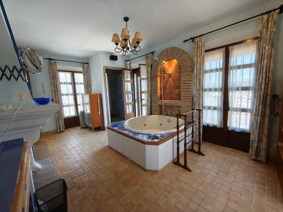 a2599128-dc34-4e78-a795-db268459f416