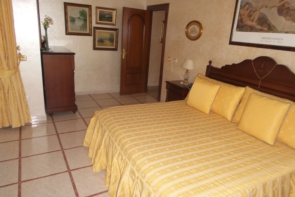 2d03b975-73fd-4017-b616-d2656e239fbc