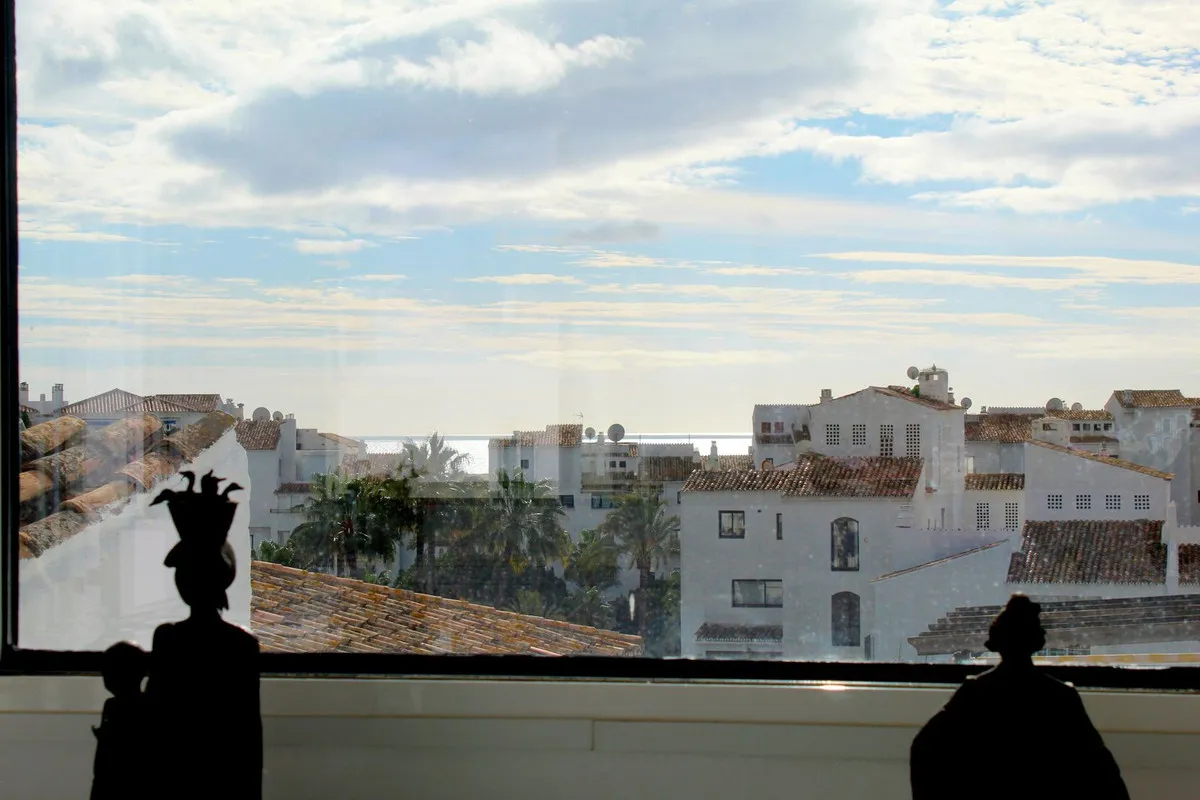 4c180df4-fbd4-4d4c-b99d-8295fcb35e74