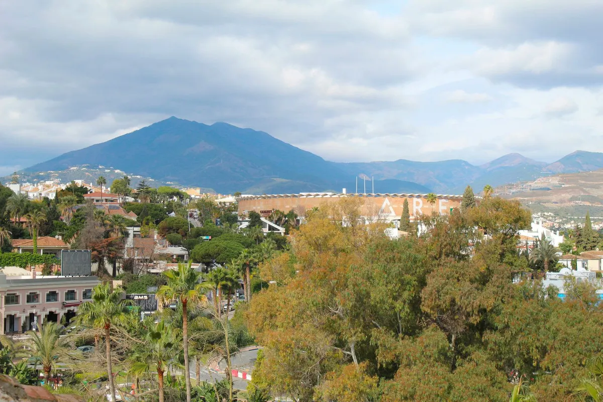 f0ab5d46-5ab9-4f42-9a85-542783885640