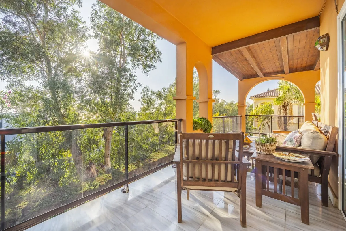 79d48580-99f1-4f5f-bc05-1232608cf6da