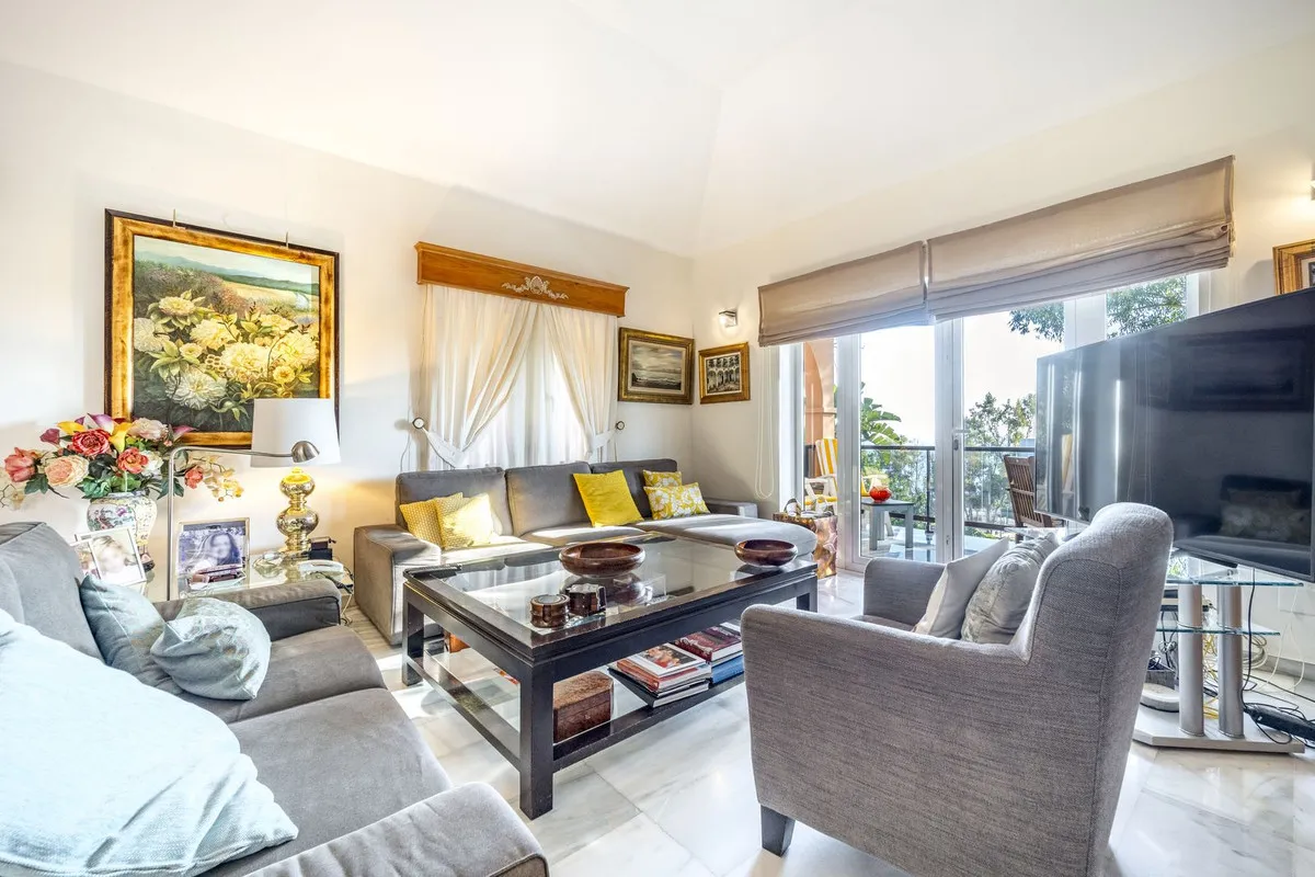 c780663a-63a1-4da8-86b0-cae70394ab2a