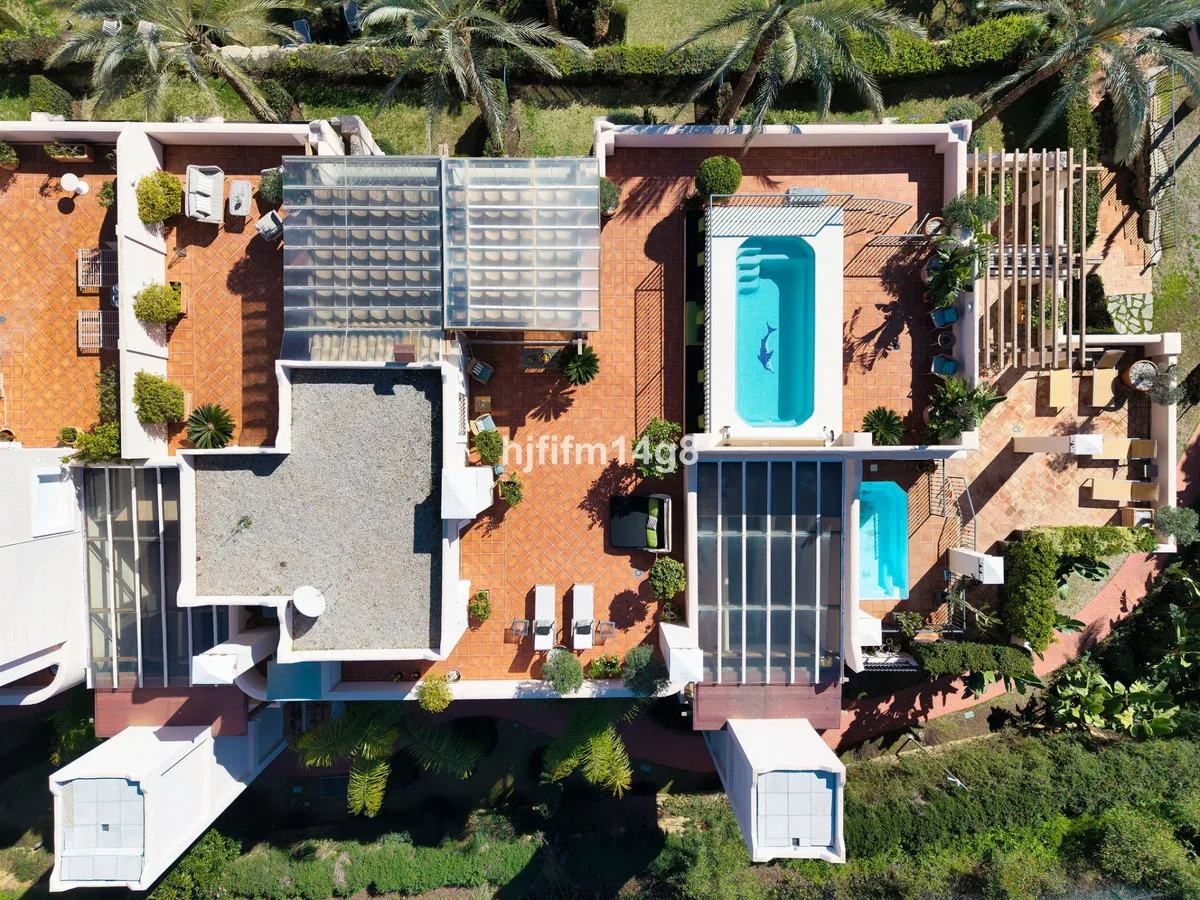 63bd2c01-9a55-4961-b61b-c556825df22c