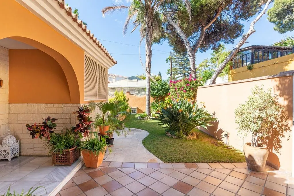 50b6e54e-19a2-4d7e-b726-75e82f605862