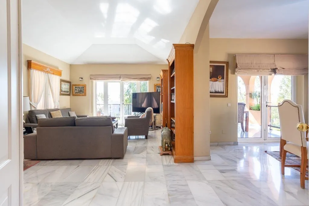 d17d4b2b-c673-49b4-9b8f-0d67c6dc8646