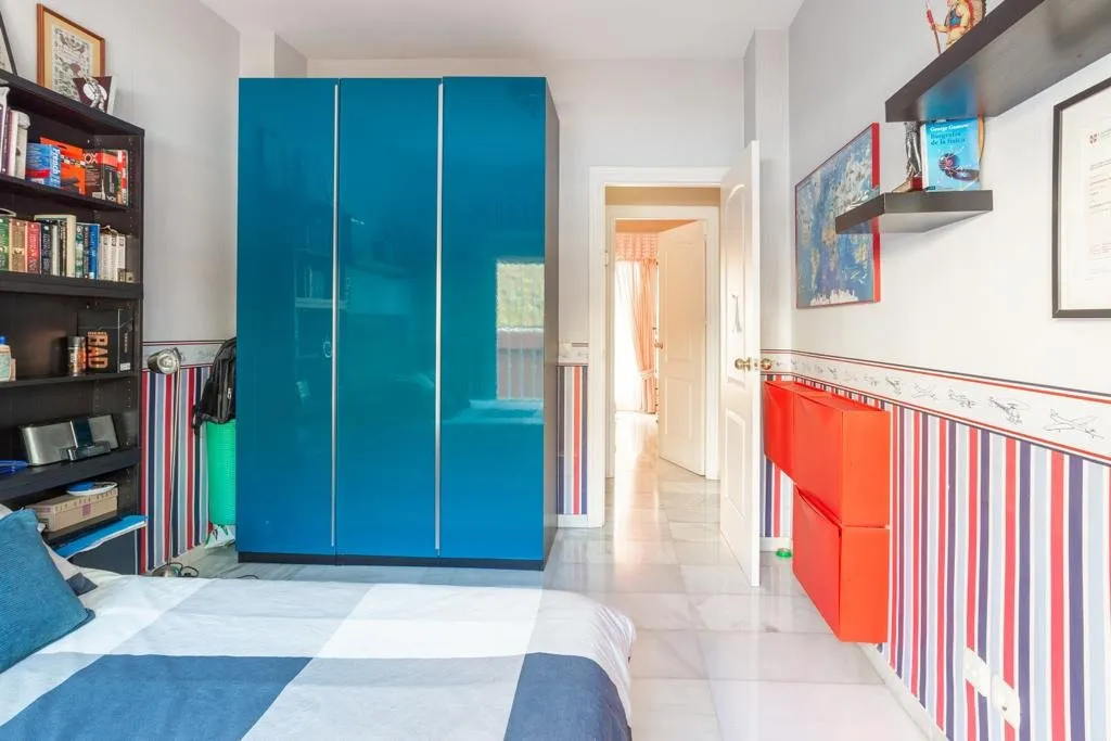 dd8e9332-7f81-4529-afc8-0f4275882b98