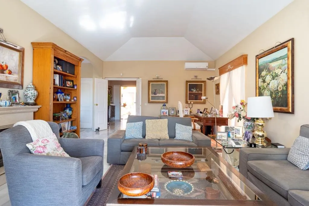 ea9db172-a2ca-45cb-9dd0-6fc81459a742