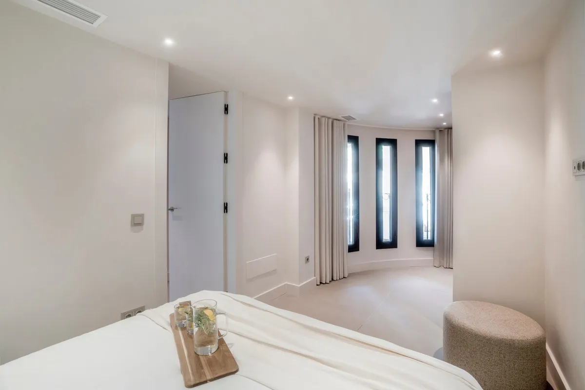 88ee0103-f278-40c5-a38e-6384076d9e8f