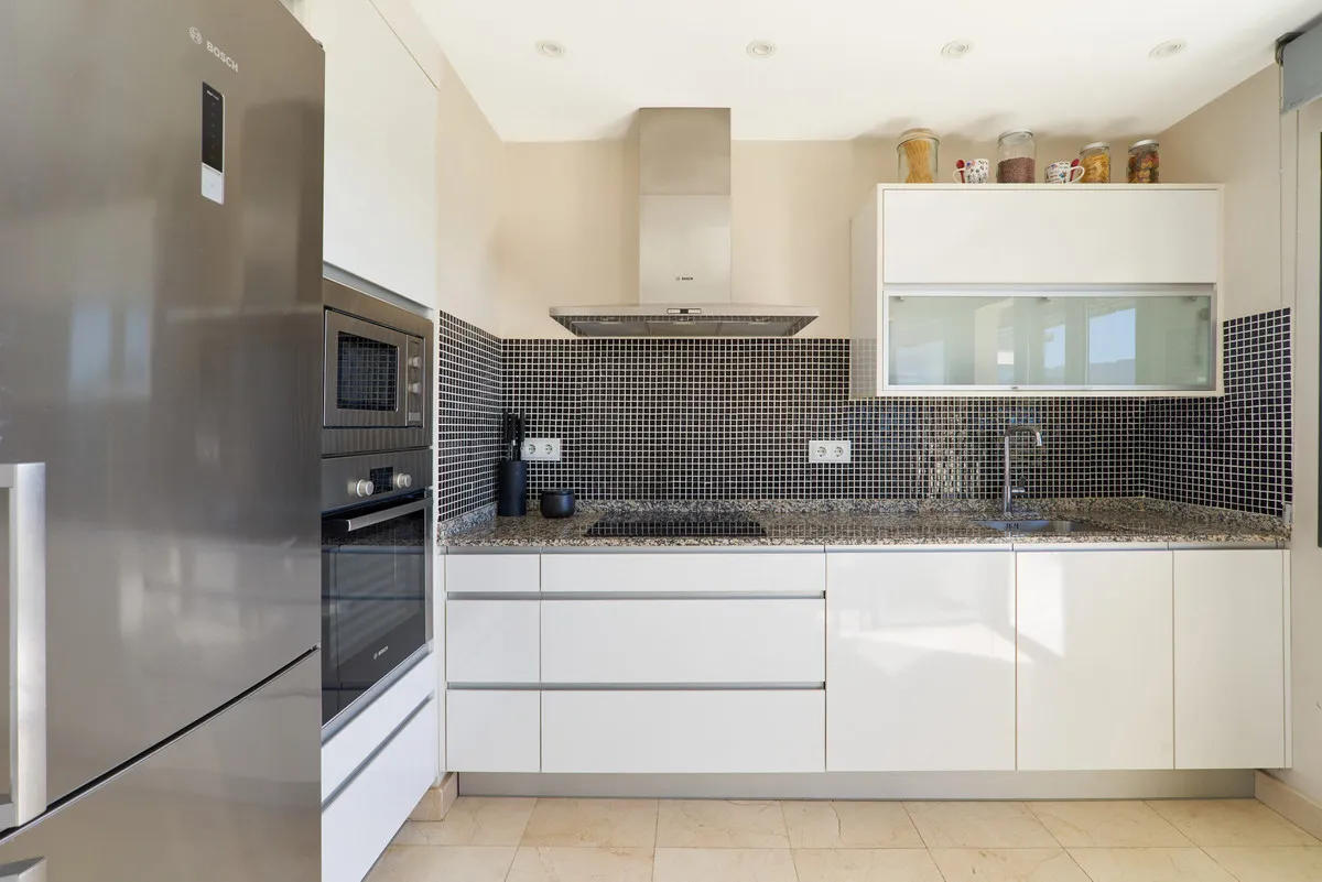 2c86dcc8-4cdd-4ca2-9930-8132e66f22c9