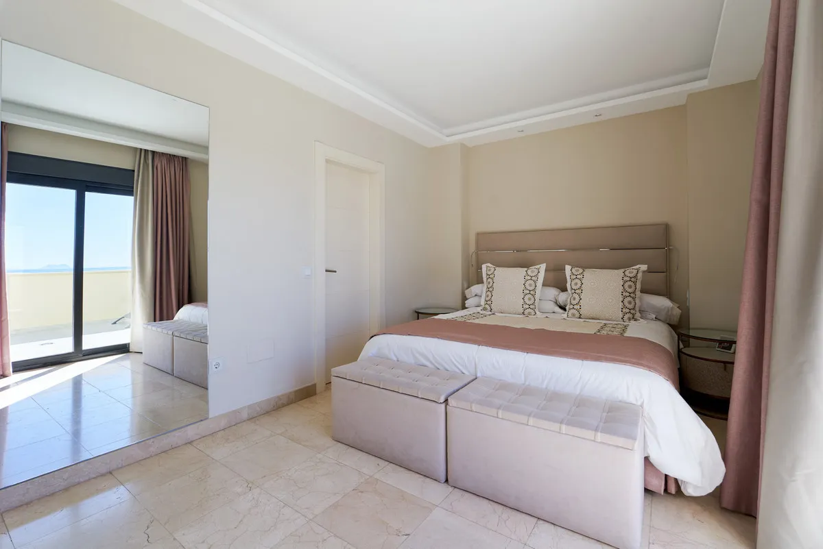 c2c47401-ec31-44e0-ad8f-25f4c5e5fd90