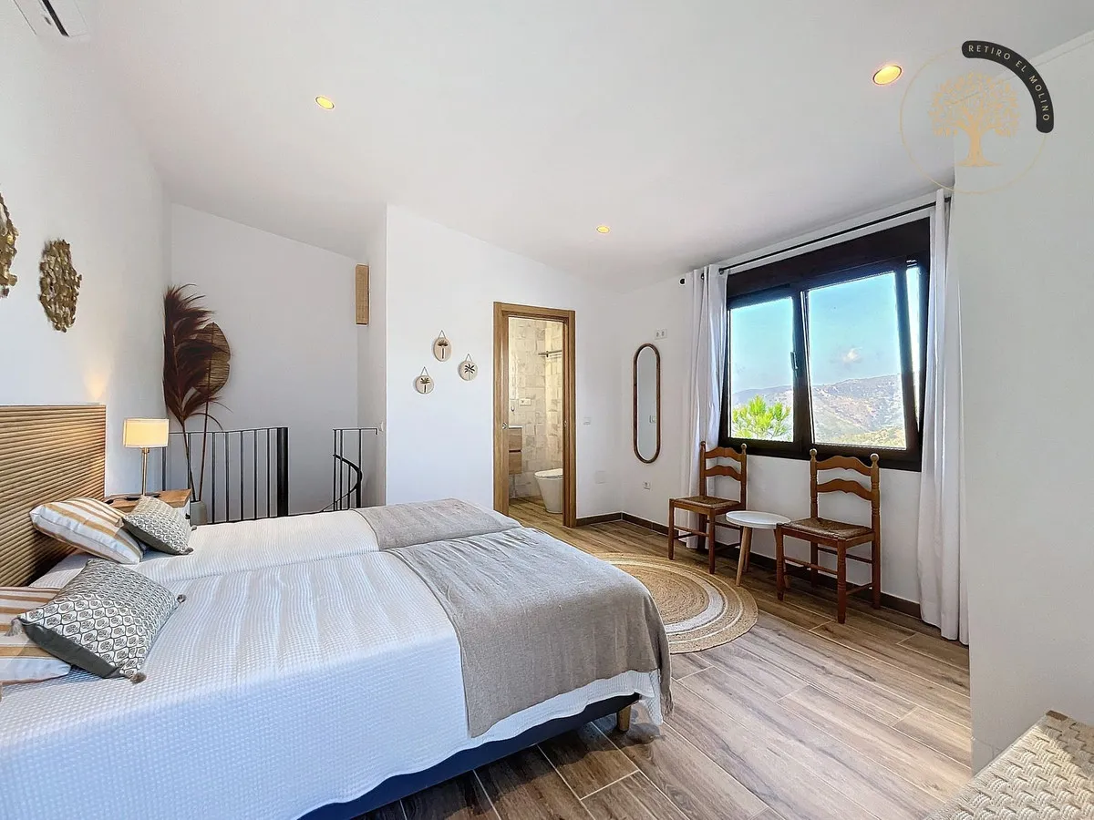 8a236e8a-b60b-45c9-aaa5-4d830b334c9d