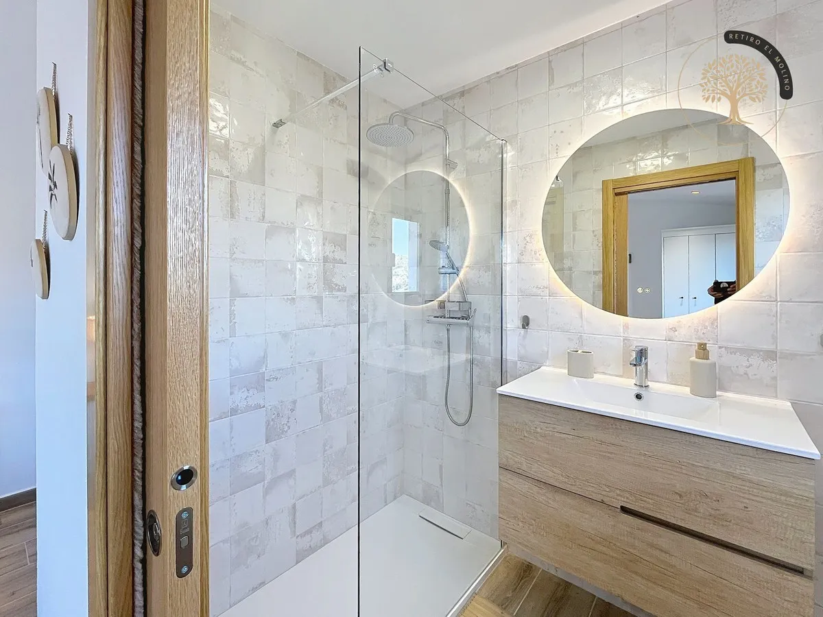 9b0c6188-bd7f-4671-9ac9-f8980e453400