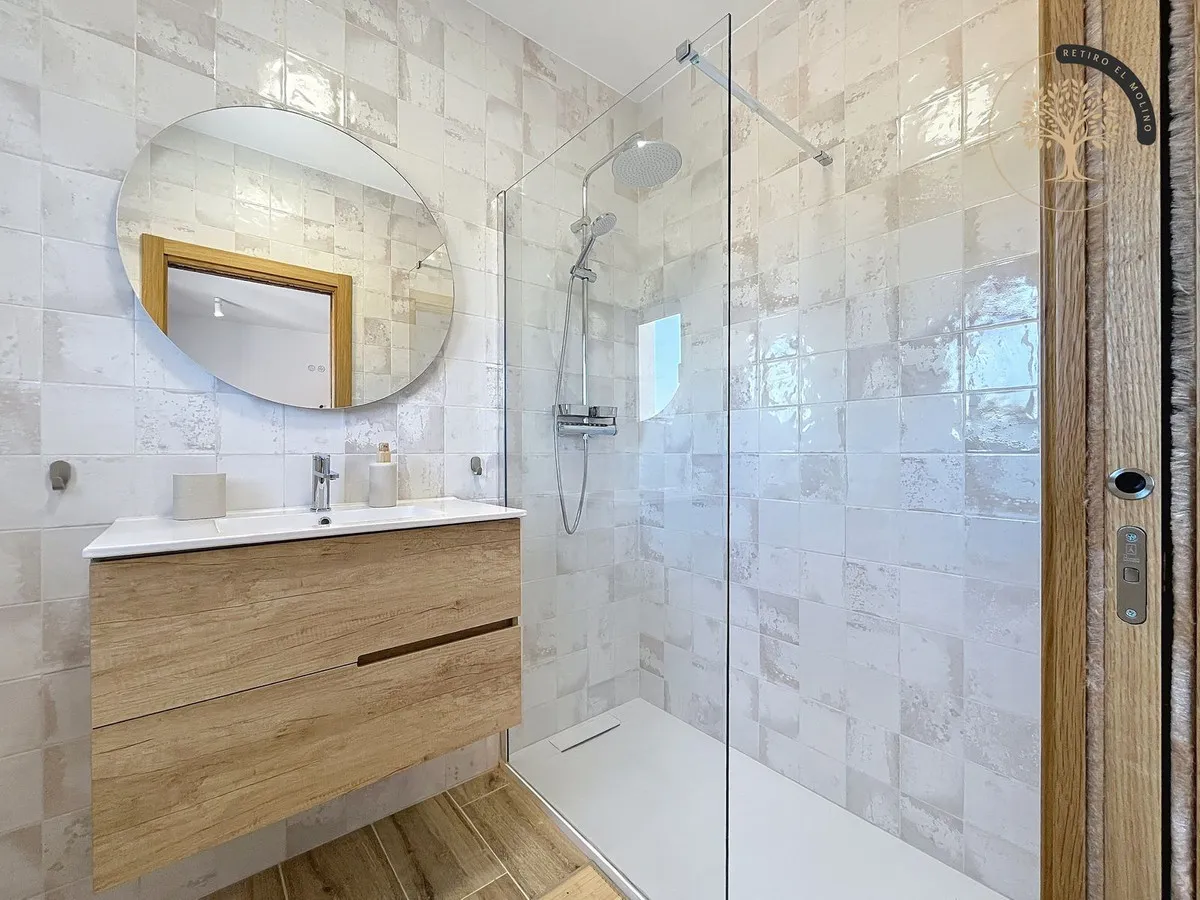 c183a03e-6484-4423-b28a-5b0711a9f233