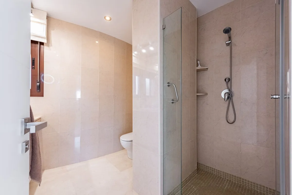 17dd6d7f-58ce-438c-88a3-32a9e2f2865e