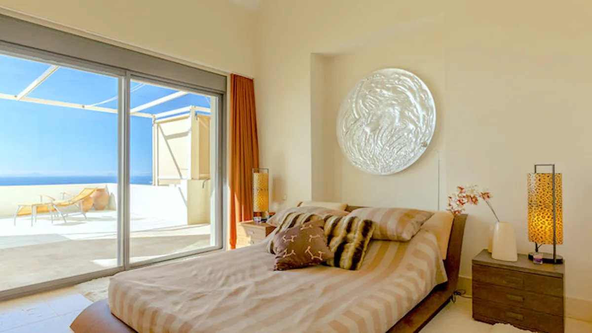 6dc5ba4c-f3db-44d8-9776-0ef8748d5302