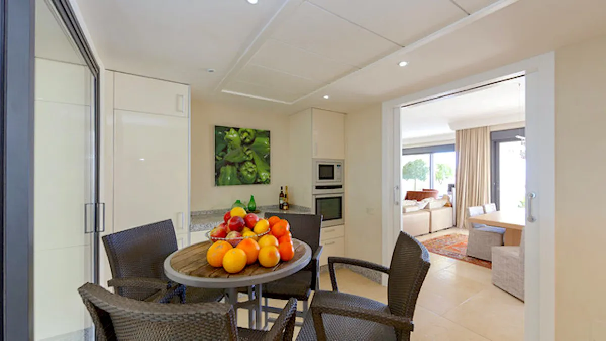 b31bef94-03ba-4061-ba04-8c1ddf0fb702