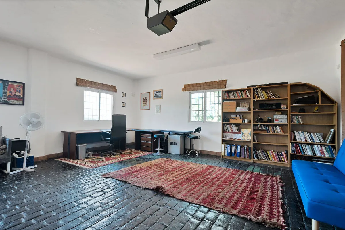 02b6f3c5-9348-4c13-8859-789130396edd