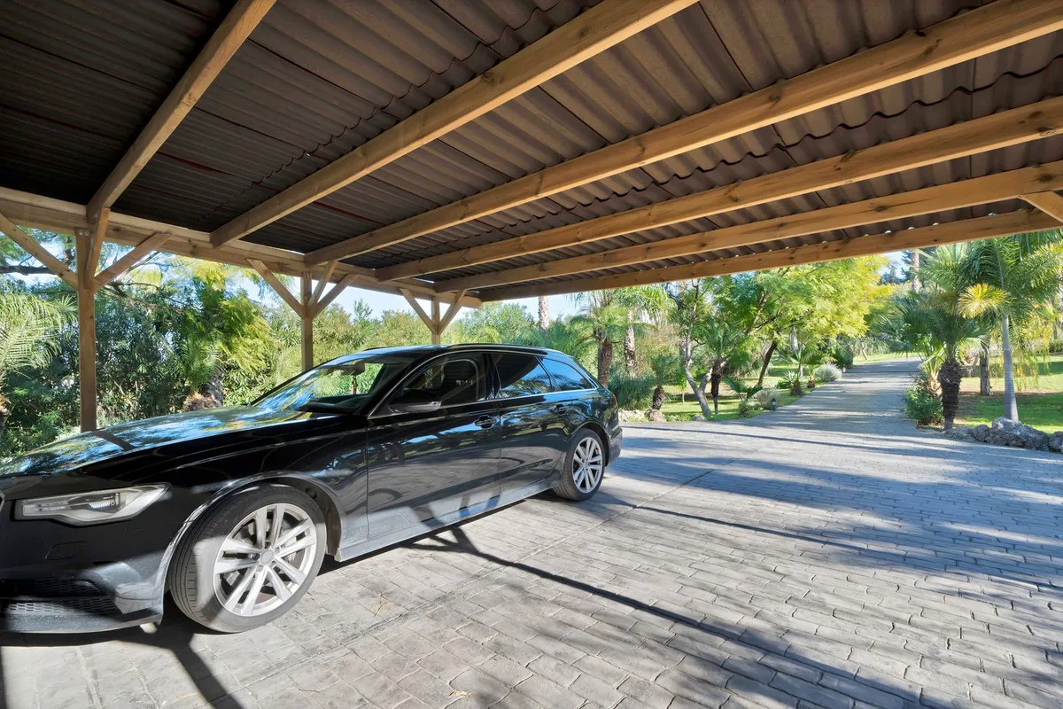 aae12a8c-a0f1-4a85-b1a3-8fc848b61917