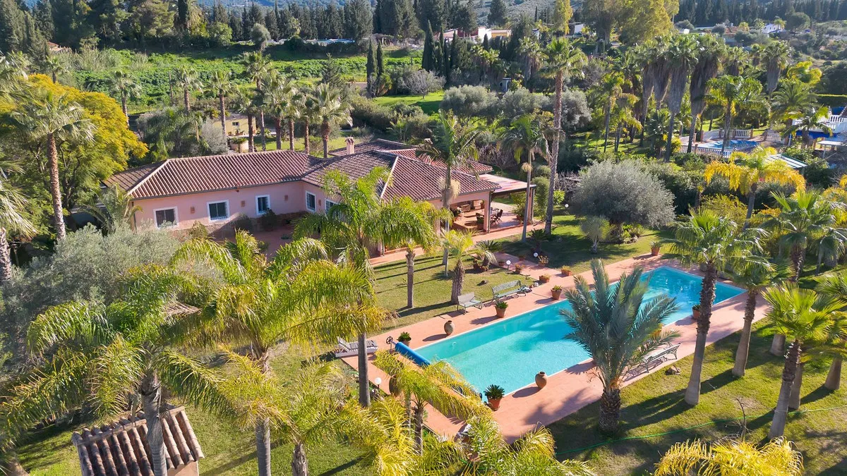 b59c7cc9-4e27-4016-8b9a-0a653ae8e064