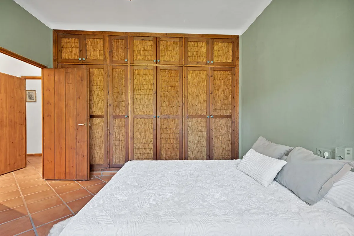 fd547255-2aef-4a1d-ac96-67bf6ec70823