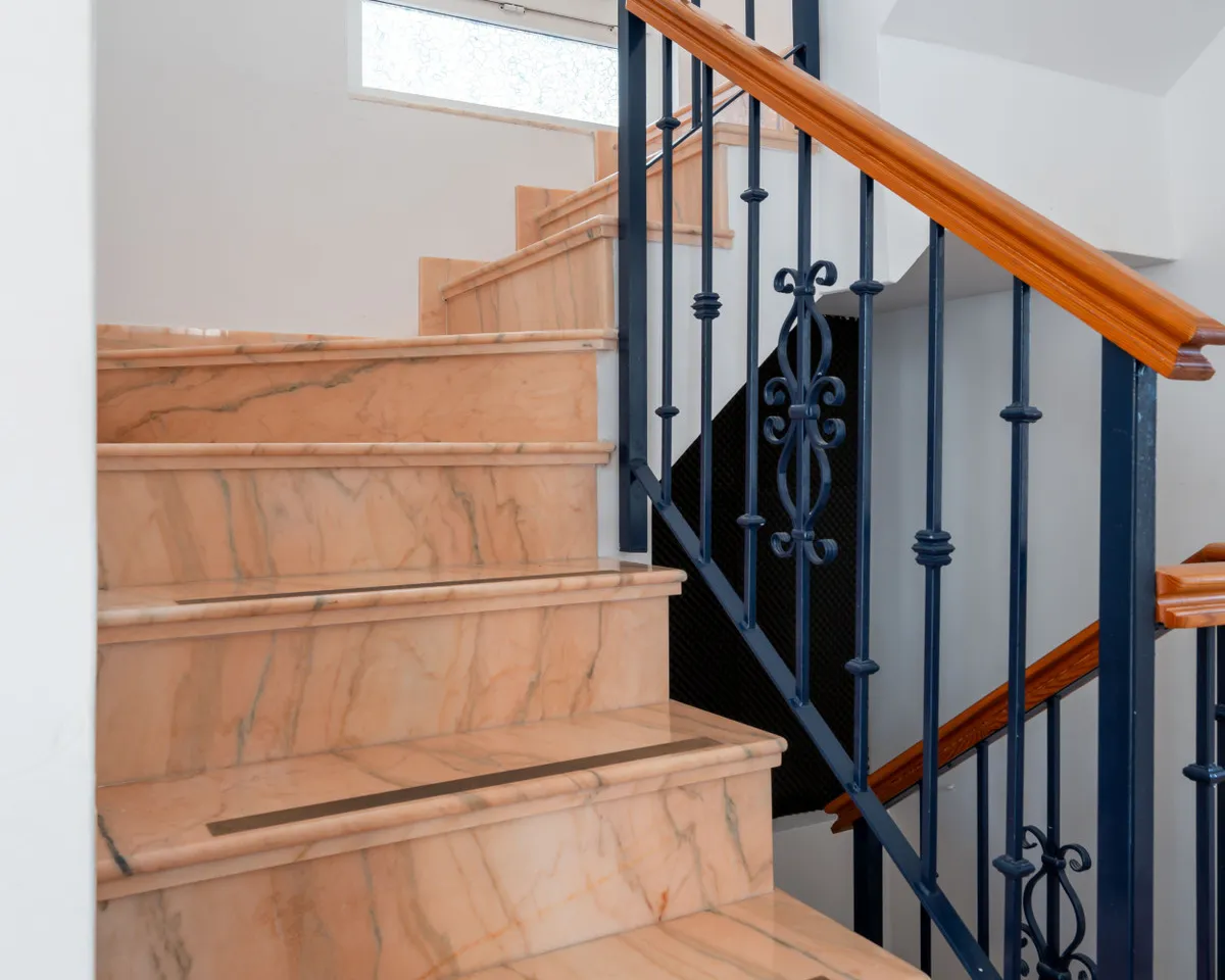 9042d8d8-c93b-497e-bd5d-dd88faf41aa6