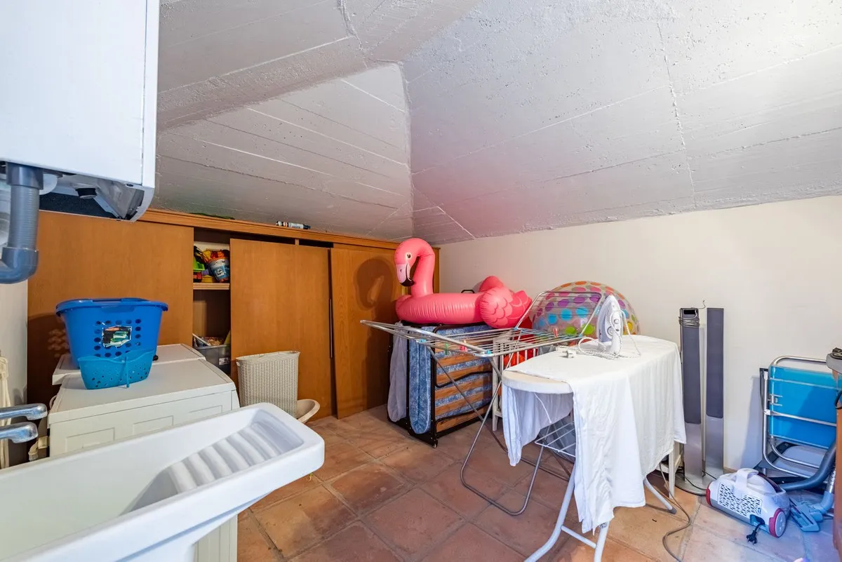 af87a977-723b-4d09-a5b6-167f6b95e27d