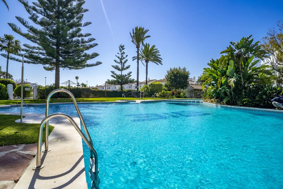 3f661102-a12c-4feb-b9a8-78d78babce0b