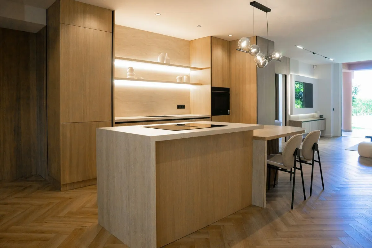 ad608561-e525-4d9c-a856-f734813aaf7b