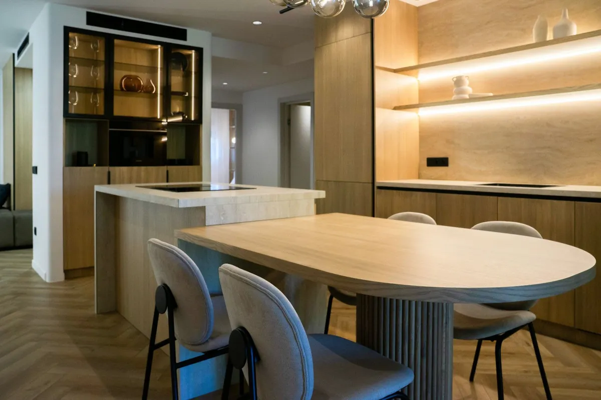 b1f72f33-fd7b-40d9-af95-6078bbd998a4