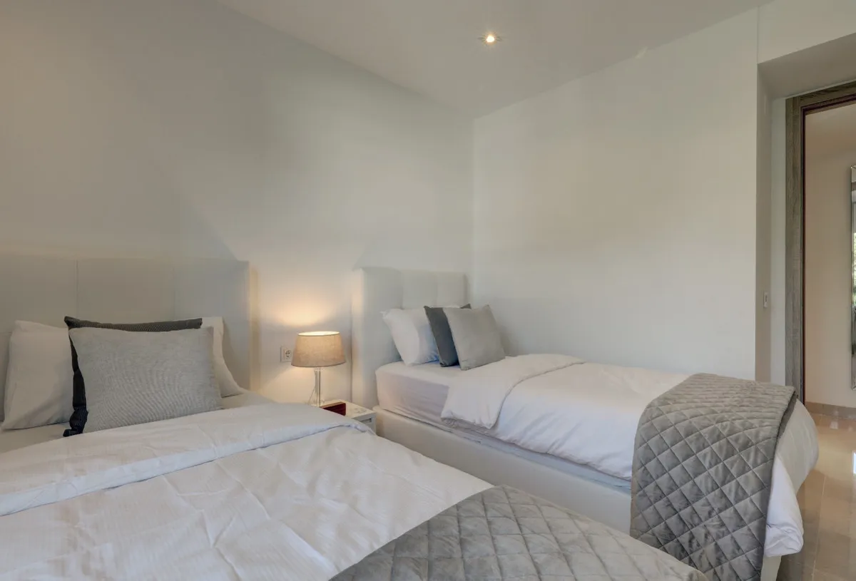 7597ccce-5661-46c5-a566-a44e6b055c2c