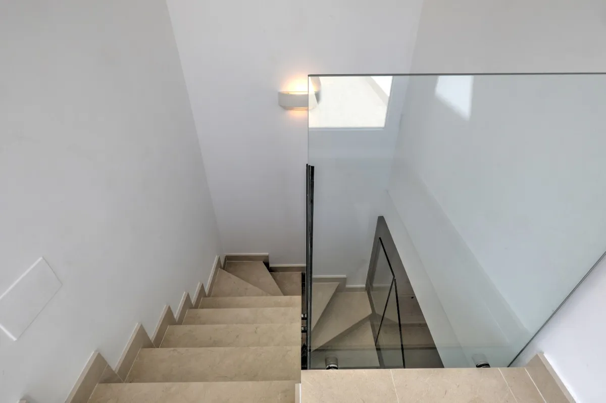 7a0693cf-926f-4eb0-bc9e-5b0428bd7293