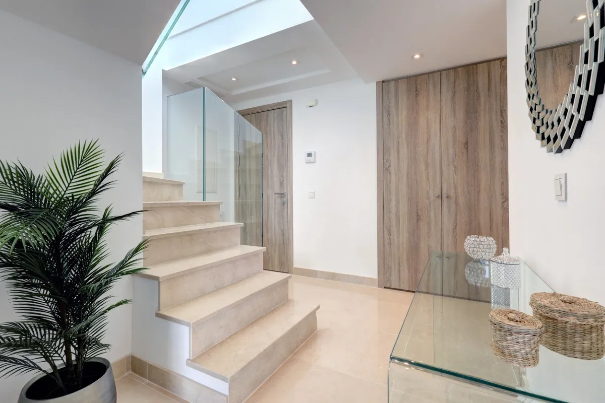 cd9c4176-0e70-497b-ba47-a571821692f7