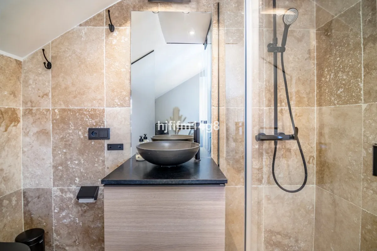 6c254953-fda7-48cc-99bc-b874e7a3a527