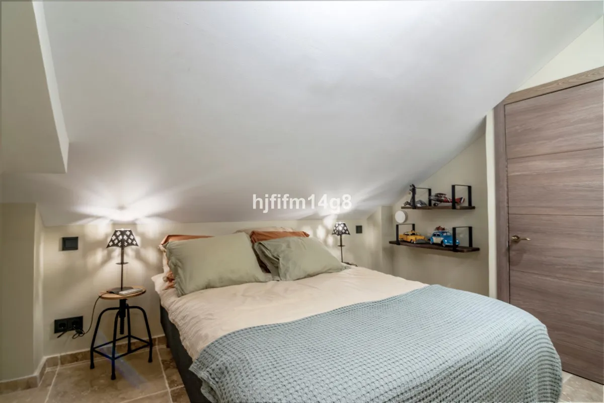 b752775c-38ff-40e8-b368-152a6cc29cb8