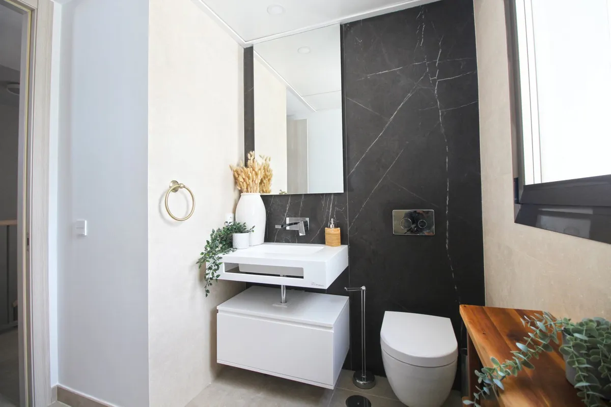 67a8d5d3-a889-4cb0-b3ff-a8bc0f32c8c5