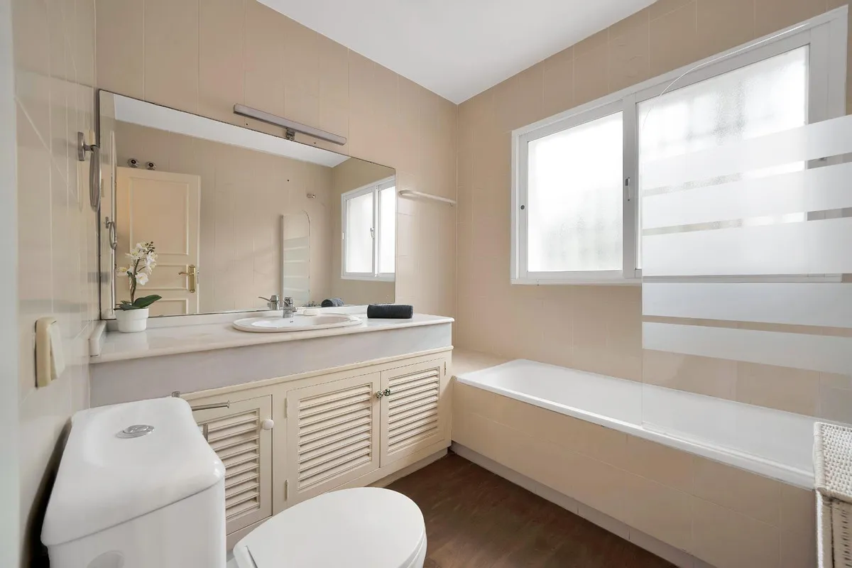 1064c3d6-5cc4-4d69-9ec0-3c15c7bb659b