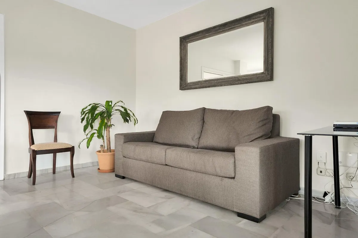 6c40b781-9dfa-45db-98b6-b319bc33e338