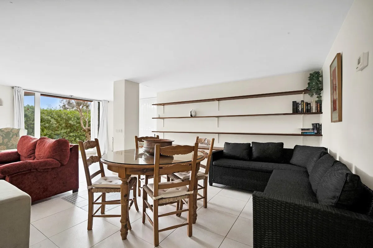 fbc3f52c-d9fc-4d6c-a0fb-8f0fc5e51dab