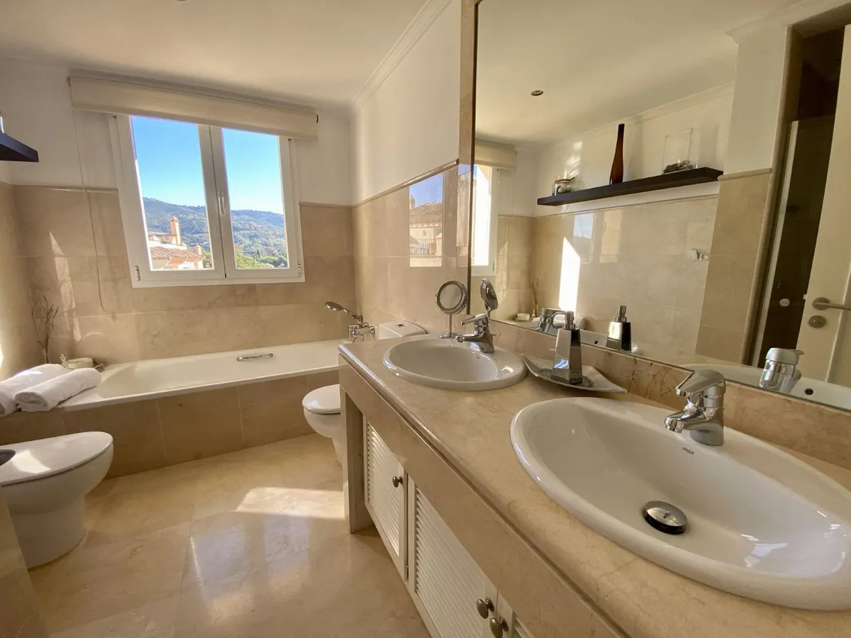 ff9a288d-fffb-4043-ab3c-9c1872ab5f04